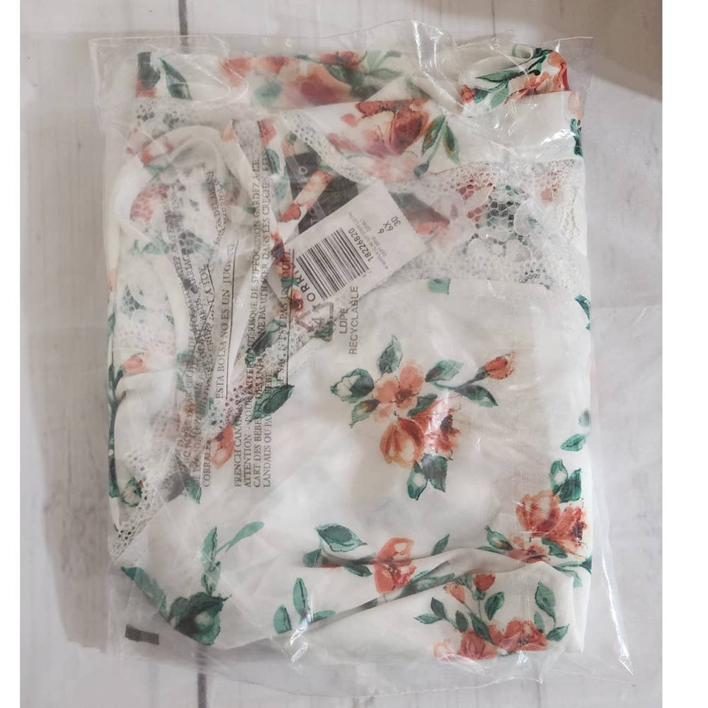NWT Torrid Floral Georgette Cami Tank White Strappy Top Shirt PIus Size: 6X (30) - Picture 4 of 4